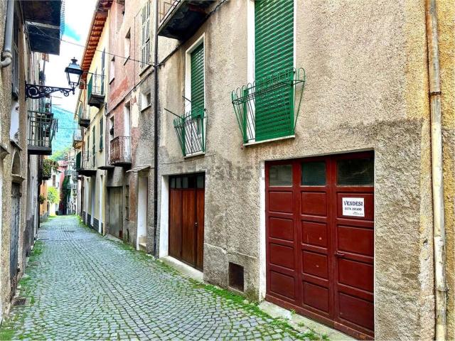 Appartamento in vendita di 138 m² in Via Giardini, 4