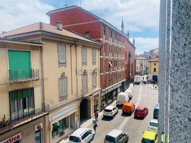 Appartamento in vendita di 138 m² in Via Dante Alighieri