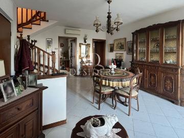 Appartamento in vendita di 138 m² in Via dei Pratoni