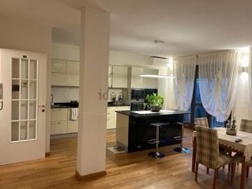 Appartamento in vendita di 138 m² in Via del Poggio