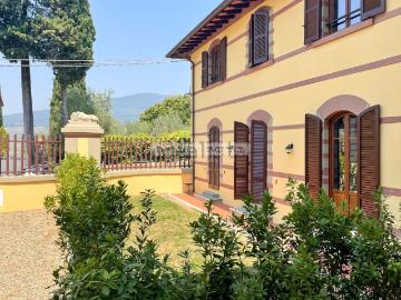 Appartamento in vendita di 138 m² in Via di Capornia, 40