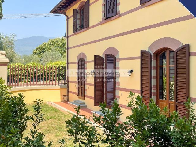 Appartamento in vendita di 138 m² in Via di Capornia