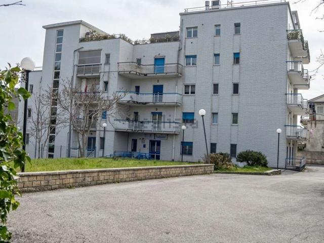 Appartamento in vendita di 138 m² in Via Isca degli Antichi, 12