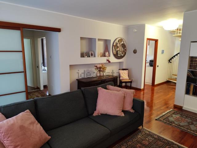 Appartamento in vendita di 138 m² in Via P. Pozzi, 19