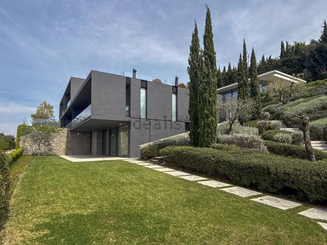 Appartamento in vendita di 138 m² in Via per Crero