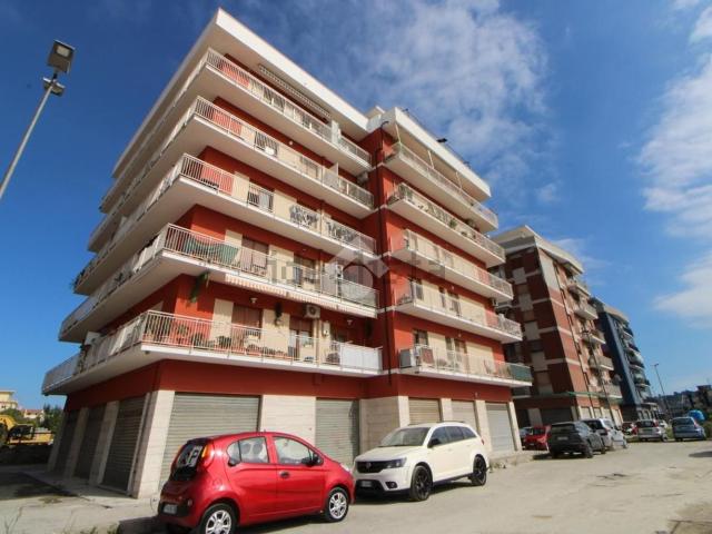 Appartamento in vendita di 138 m² in Via Tiburtina Valeria, 148