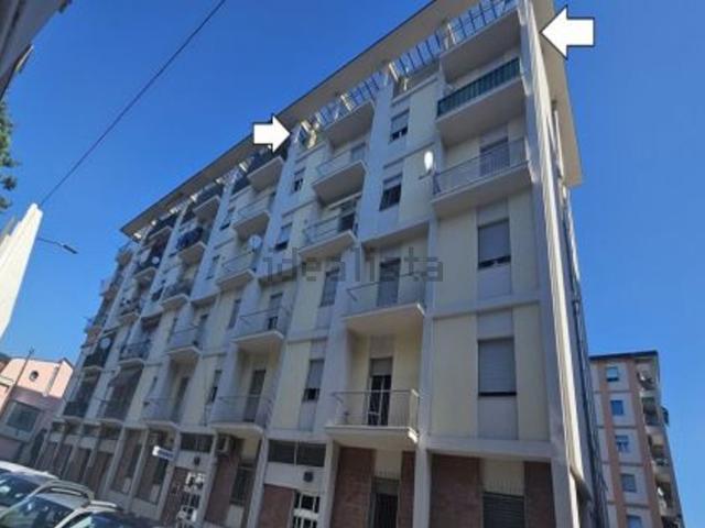 Appartamento in vendita di 138 m² in Via Ugo Foscolo, 128