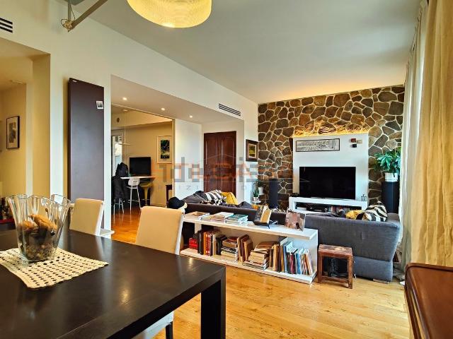 Appartamento in vendita di 138 m² in Via Vincenzo Rossi
