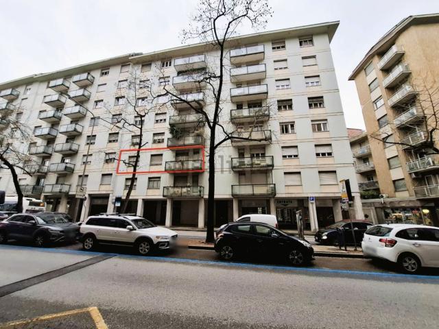 Appartamento in vendita di 138 m² in Viale Ungheria, 135