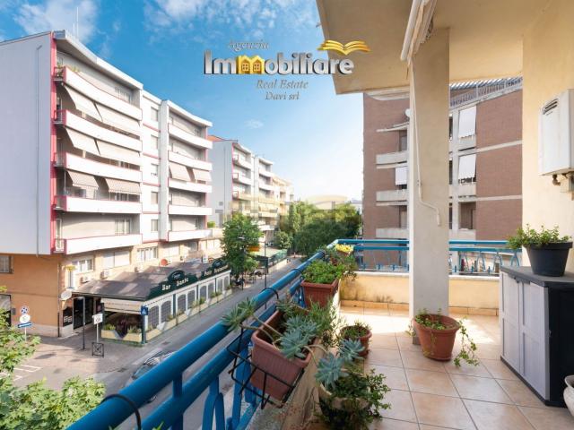 Appartamento in vendita di 138 m² in Viale Dante Alighieri