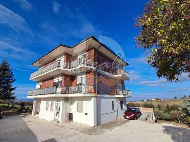 Appartamento in vendita di 138 m² in Contrada Colle Cerreto, 19