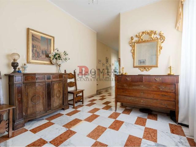 Appartamento in vendita di 138 m² in Corso Vittorio Emanuele II, 108