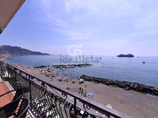 Appartamento in vendita di 138 m² in Lungomare Tysandros, 38