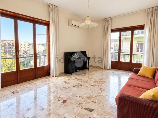 Appartamento in vendita di 138 m² in Piazza Bonaventura Zumbini, 53