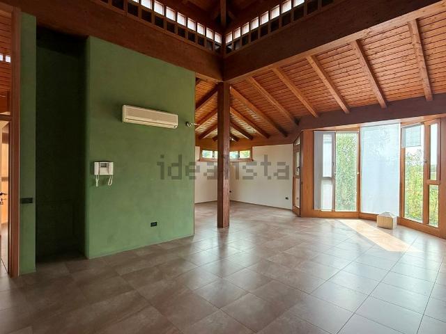 Appartamento in vendita di 138 m² in Strada Pedrignano, 4
