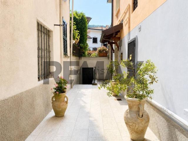 Appartamento in vendita di 139 m² in Via Antonio Rosmini, 40