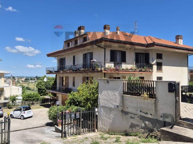 Appartamento in vendita di 139 m² in Via B. Croce, 3