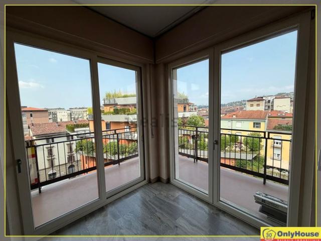 Appartamento in vendita di 139 m² in Via Giacomo Quarenghi, 42