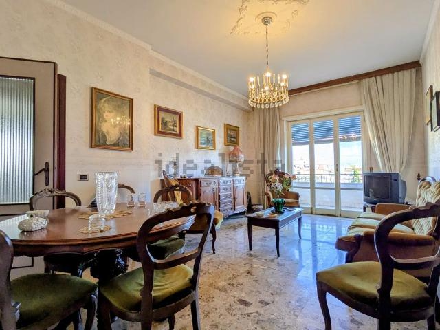 Appartamento in vendita di 139 m² in Via Dante Alighieri, 13
