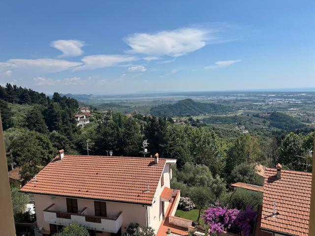 Appartamento in vendita di 139 m² in Via di Casesi