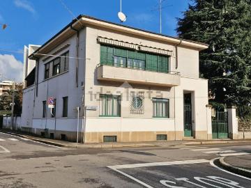 Appartamento in vendita di 139 m² in Via Federico Villoresi, 8