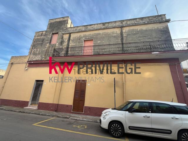 Appartamento in vendita di 139 m² in Via Ferrovia, 11