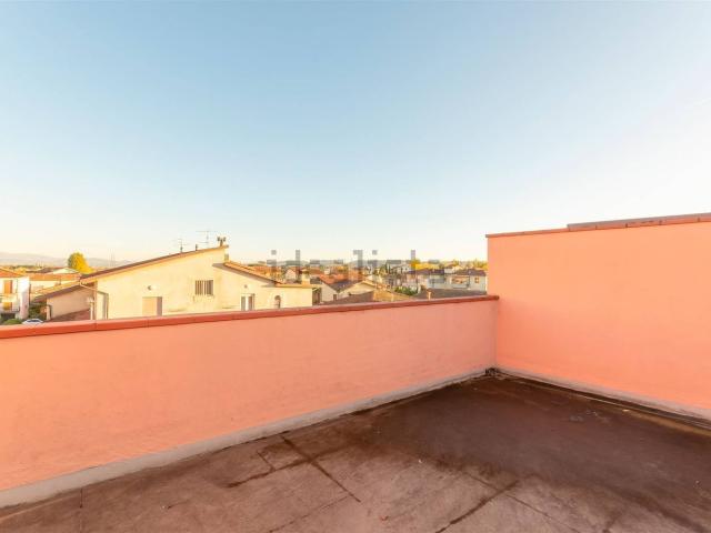 Appartamento in vendita di 139 m² in Via Fratelli Rosselli