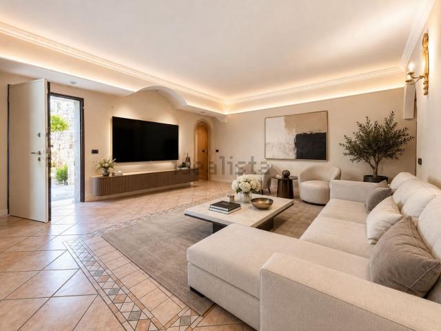 Appartamento in vendita di 139 m² in Via Maestra dei Villaggi