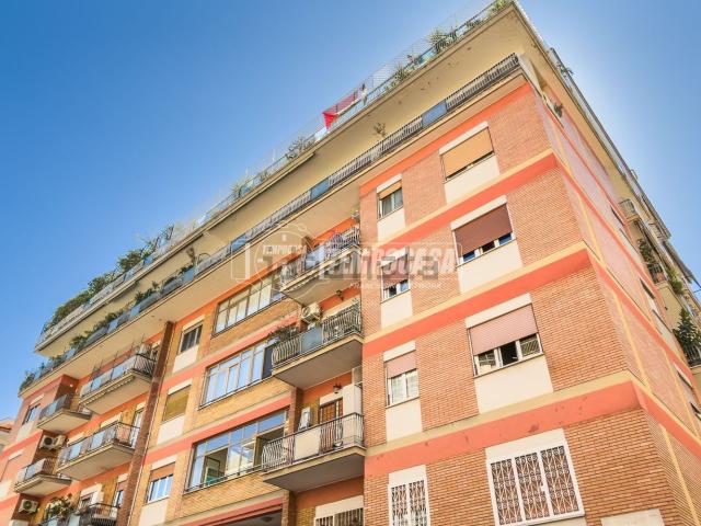 Appartamento in vendita di 139 m² in Via Pasquale Revoltella, 111