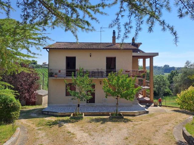 Appartamento in vendita di 139 m² in Via Rimembranze, 45