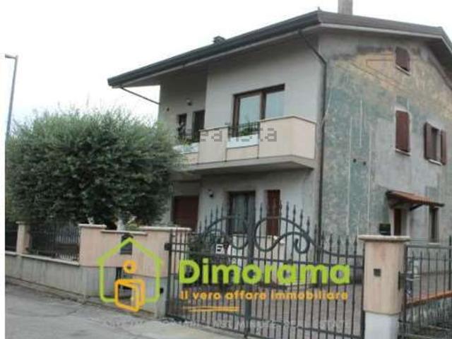 Appartamento in vendita di 139 m² in Via Ticino, 23
