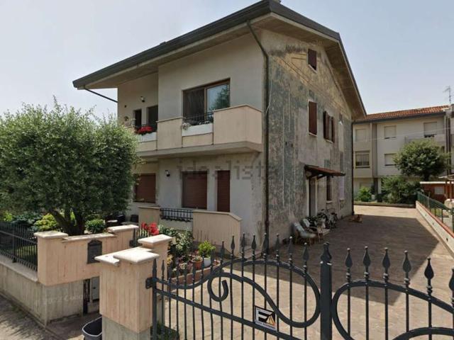 Appartamento in vendita di 139 m² in Via Ticino, 23