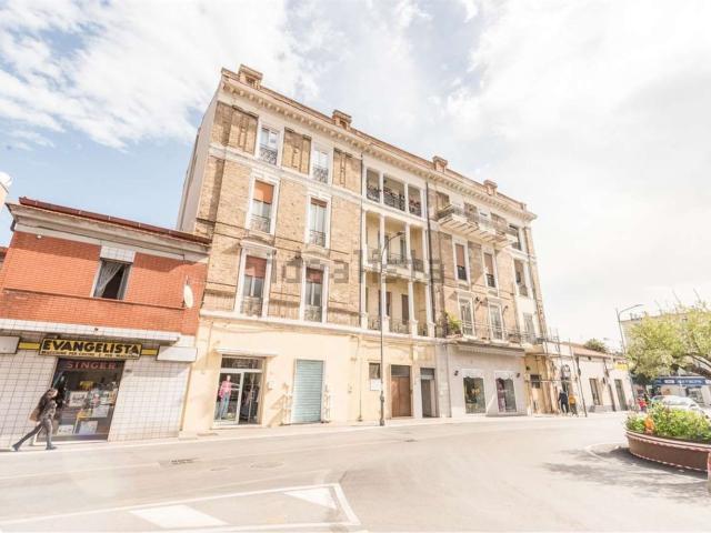 Appartamento in vendita di 139 m² in Corso Umberto I, 65