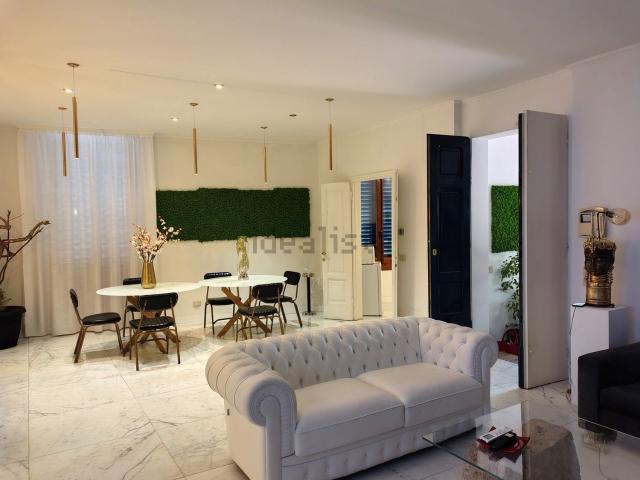 Appartamento in vendita di 139 m² in Piazza delle Cantine