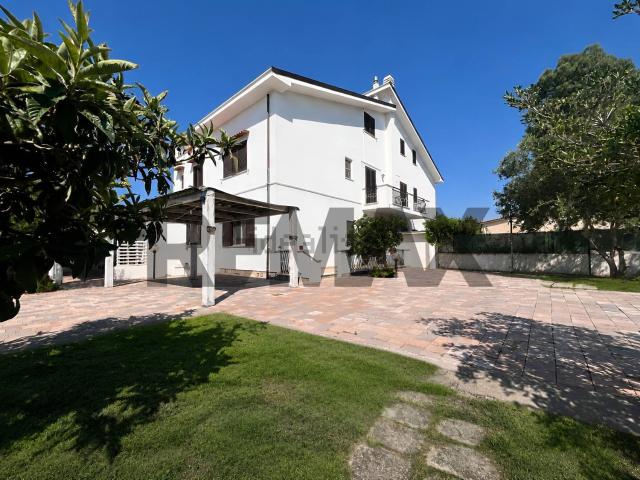 Appartamento in vendita di 139 m² in Strada della Crocetta, 9