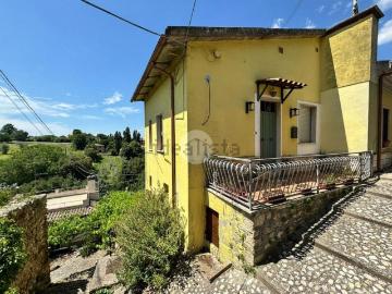 Appartamento in vendita di 139 m² in Strada Ortaccio, 10