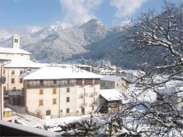 Appartamento in vendita di 1400 m² in Via Unità D&apos Italia, 25