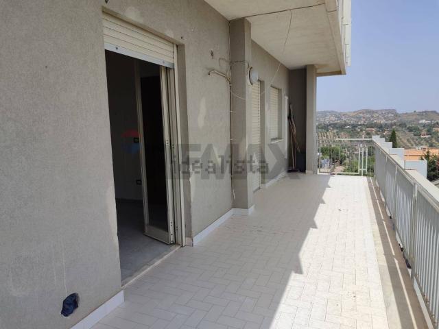 Appartamento in vendita di 140 m² in Via Antonello da Messina, 5