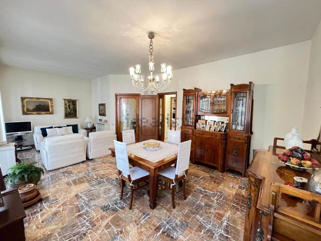 Appartamento in vendita di 140 m² in Viale Giosuè Carducci, 16
