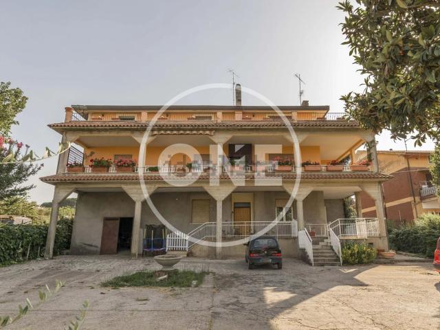 Appartamento in vendita di 140 m² in Via Col Fiorito, 8