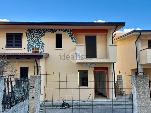 Appartamento in vendita di 140 m² in Via Colle Degli Ulivi