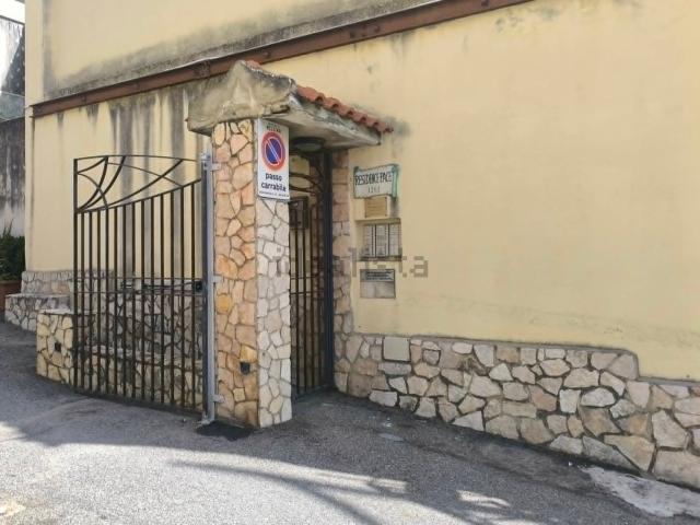 Appartamento in vendita di 140 m² in Via Consolare Pompea, 1263