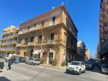 Appartamento in vendita di 140 m² in Via Conte Agostino Pepoli