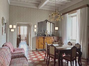 Appartamento in vendita di 140 m² in Via Cassia Sutrina