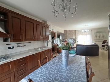 Appartamento in vendita di 184 m² in Via Cassia, 24