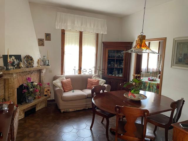 Appartamento in vendita di 140 m² in Via Cesare Battisti, 11