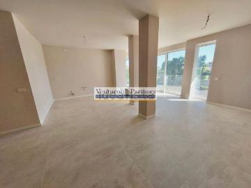 Appartamento in vendita di 140 m² in Via Cesare Battisti