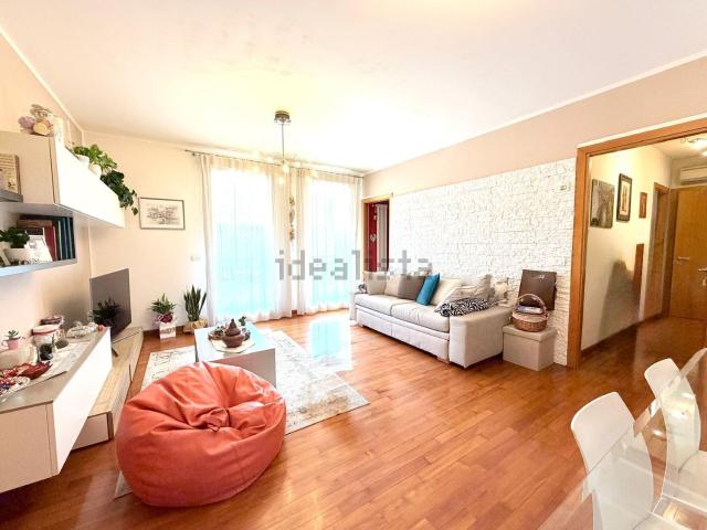 Appartamento in vendita di 140 m² in Via Cesare Battisti