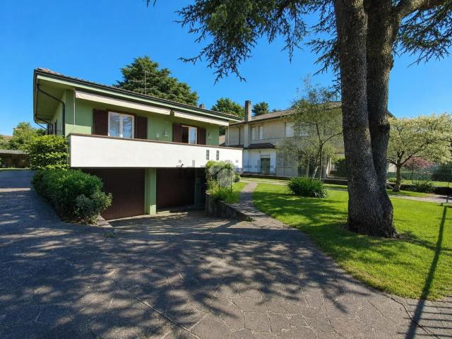 Appartamento in vendita di 140 m² in Via Cesare Cantù, 13
