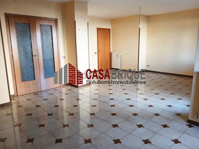 Appartamento in vendita di 140 m² in Via Città di Palermo